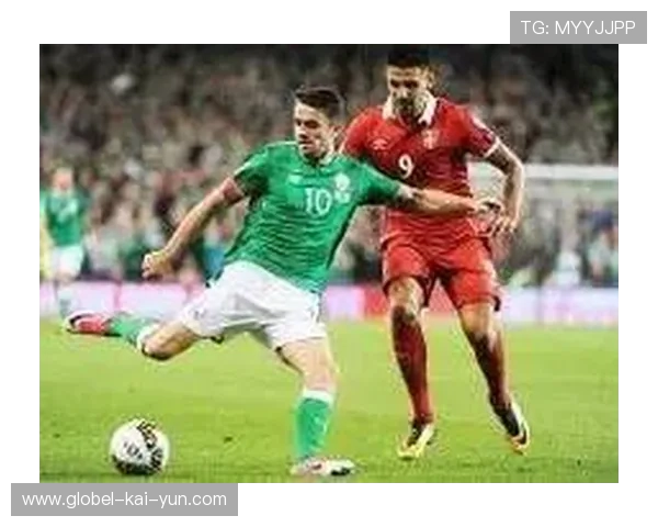 纽卡斯尔联边路连续高速推进打开深度空间