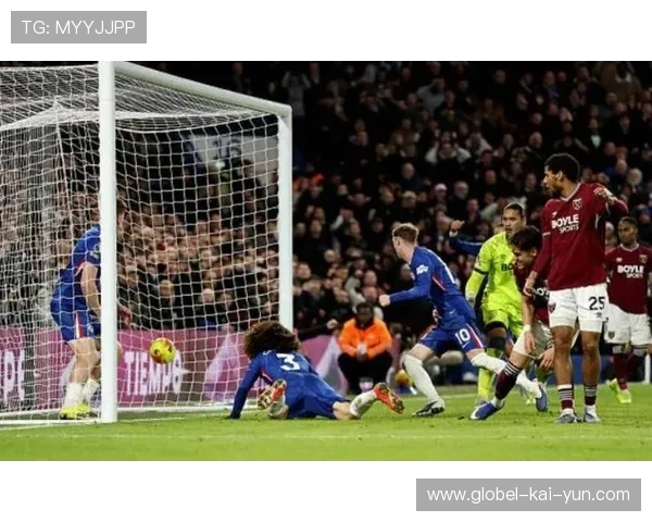 西汉姆球员中路穿透后点补射完成绝杀的夜晚：战术美学与信念的交响